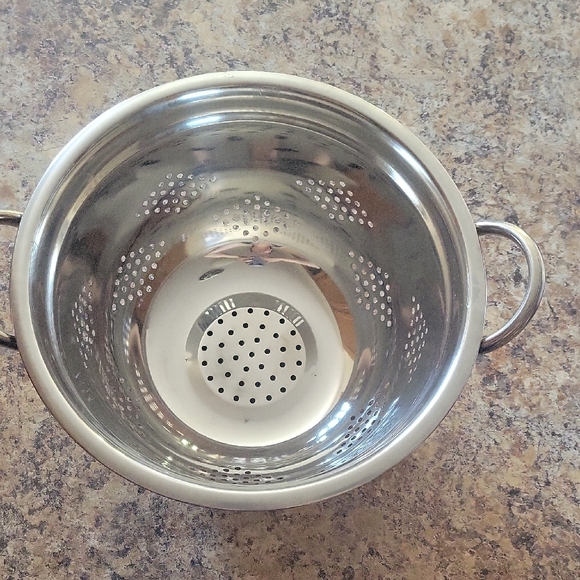 Stainless Steel Colander with Handles - Picture 4 of 5
